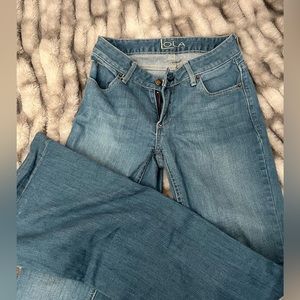 Lola kimes jeans